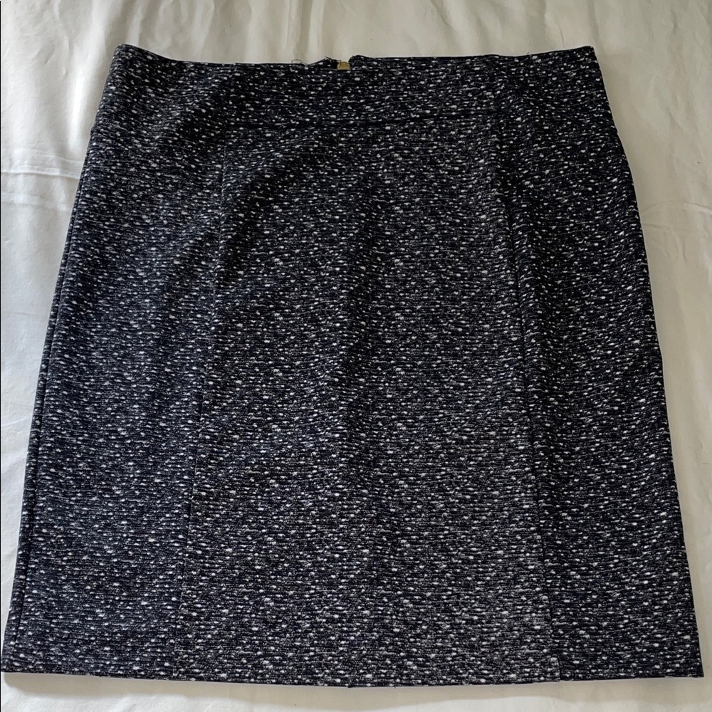 Michael Kors Classic Black Speckled Pencil Skirt. Lined.  Size 10.